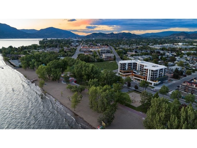 3477 Lakeshore Road, Kelowna, BC, V1W 0A7 - 9
