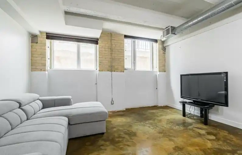 201 Carlaw Avenue, Toronto, ON, M4M 2S3 - 9
