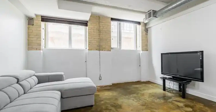 201 Carlaw Avenue, Toronto, ON, M4M 2S3 - 9