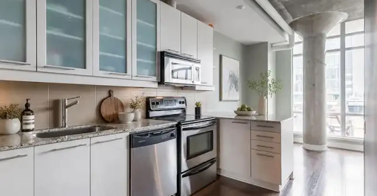 66 Portland Street, Toronto, ON, M5V 2M6 - 4