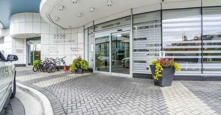 2520 Eglinton Avenue West, Toronto, ON, L5M 4N7 - 2