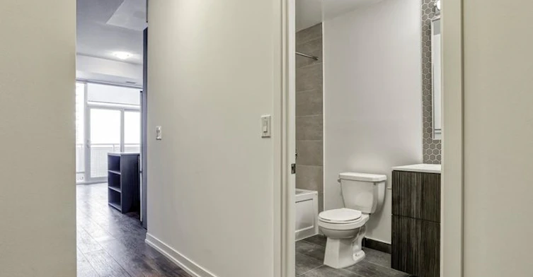 2520 Eglinton Avenue West, Toronto, ON, L5M 4N7 - 6