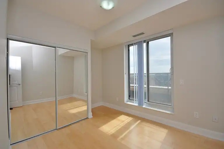 2470 Prince Michael Drive, Oakville, ON, L6H 7P1 - 8
