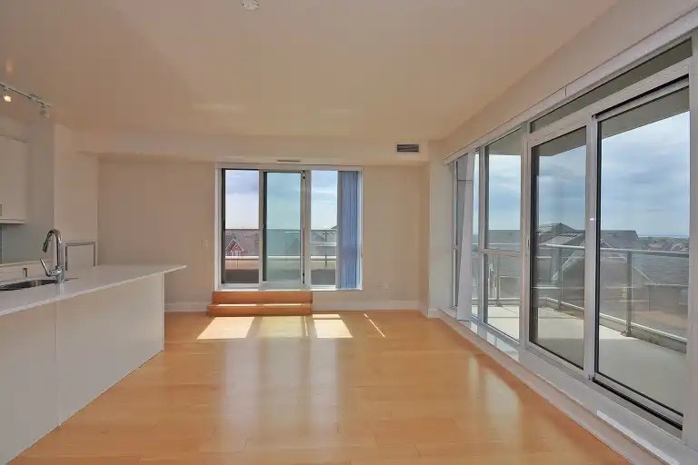 2470 Prince Michael Drive, Oakville, ON, L6H 7P1 - 4