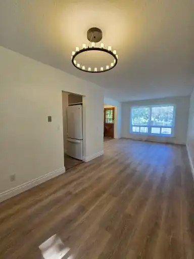 749 King Street West, Oshawa, ON, L1J 2L2 - 2