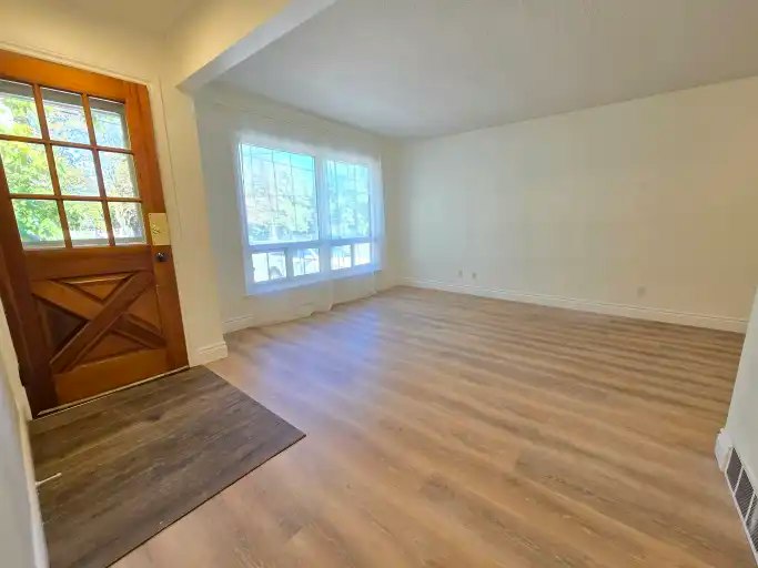 749 King Street West, Oshawa, ON, L1J 2L2 - 5
