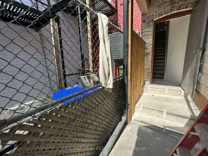 1029 Gerrard Street East, Toronto, ON, M4M 1Z6 - 10