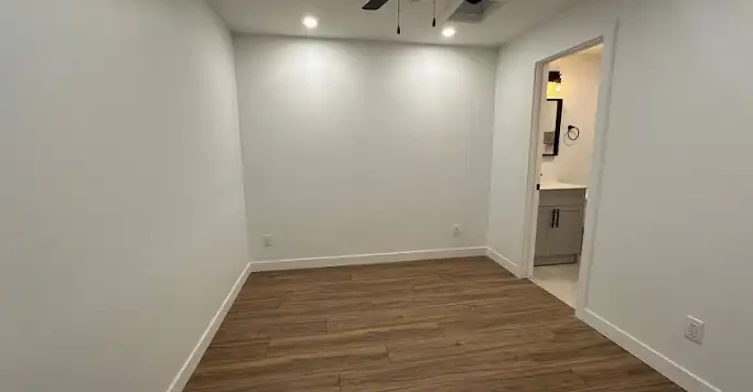 1029 Gerrard Street East, Toronto, ON, M4M 1Z6 - 6