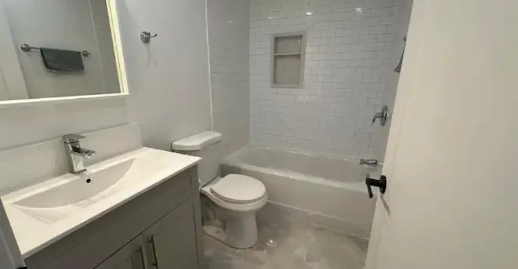 1029 Gerrard Street East, Toronto, ON, M4M 1Z6 - 4