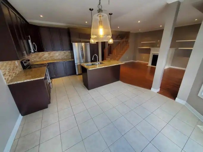27 Kimble Avenue, Clarington, ON, L1C 0J9 - 11