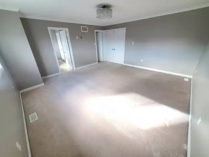 27 Kimble Avenue, Clarington, ON, L1C 0J9 - 13