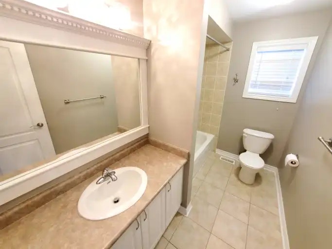 27 Kimble Avenue, Clarington, ON, L1C 0J9 - 18