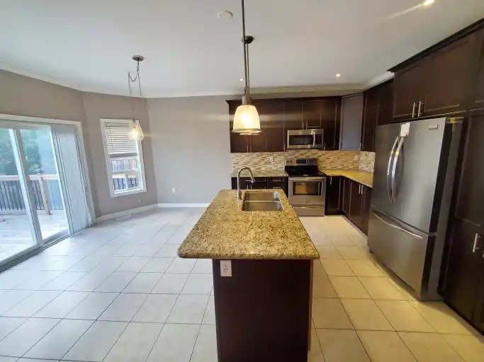 27 Kimble Avenue, Clarington, ON, L1C 0J9 - 9