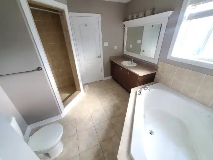 27 Kimble Avenue, Clarington, ON, L1C 0J9 - 14
