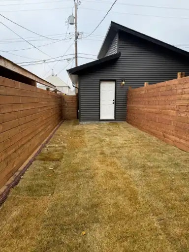9632 110 Avenue Northwest, Edmonton, AB, T5H 1H5 - 3