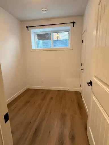 9632 110 Avenue Northwest, Edmonton, AB, T5H 1H5 - 4