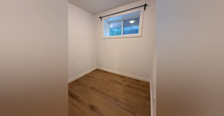 9632 110 Avenue Northwest, Edmonton, AB, T5H 1H5 - 5