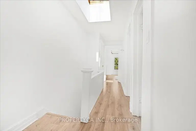 44 Beach View Crescent, Toronto, ON, M4E 2L5 - 8