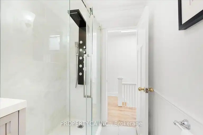 44 Beach View Crescent, Toronto, ON, M4E 2L5 - 2