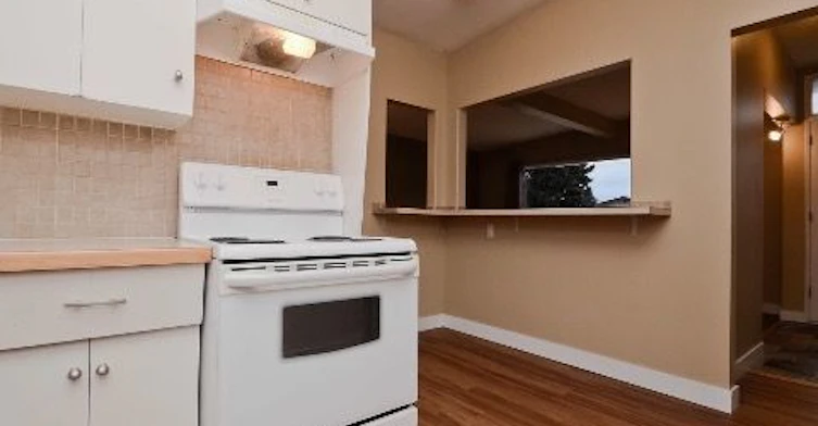 7416 86 Avenue NW, Edmonton, AB, T6B 0K7 - 8