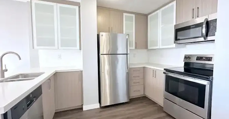 2575 Danforth Avenue, Toronto, ON, M4C 1L5 - 4
