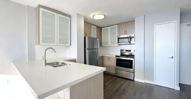 2575 Danforth Avenue, Toronto, ON, M4C 1L5 - 9