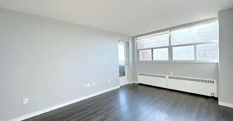 2575 Danforth Avenue, Toronto, ON, M4C 1L5 - 10