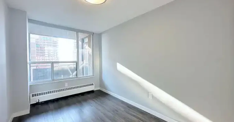 2575 Danforth Avenue, Toronto, ON, M4C 1L5 - 7
