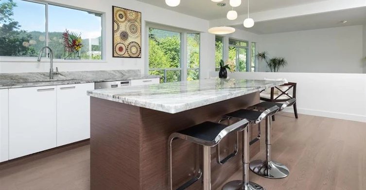5479 Keith Road, West Vancouver, BC, V7W 3E1 - 5