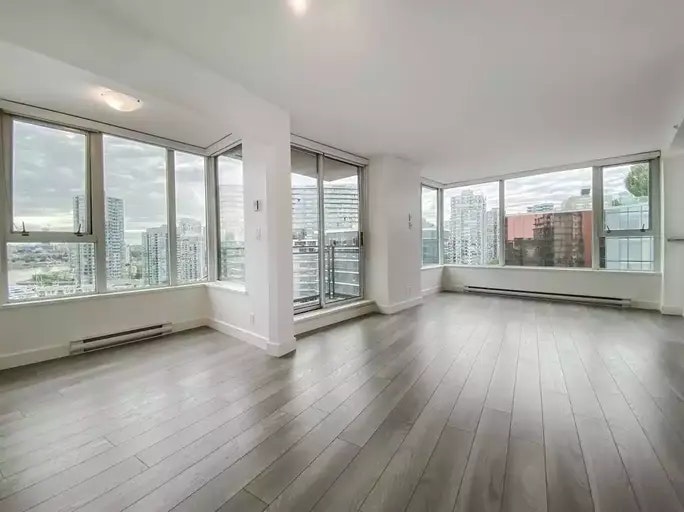 33 Smithe Street, Vancouver, BC, V6B 0B5 - 2