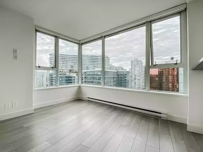 33 Smithe Street, Vancouver, BC, V6B 0B5 - 7