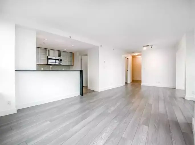 33 Smithe Street, Vancouver, BC, V6B 0B5 - 4