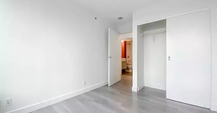 33 Smithe Street, Vancouver, BC, V6B 0B5 - 10