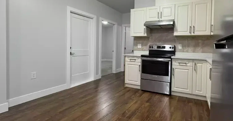 9708 182 Surrey, BC. Canada Street, Surrey, BC, V4N 4J9 - 3