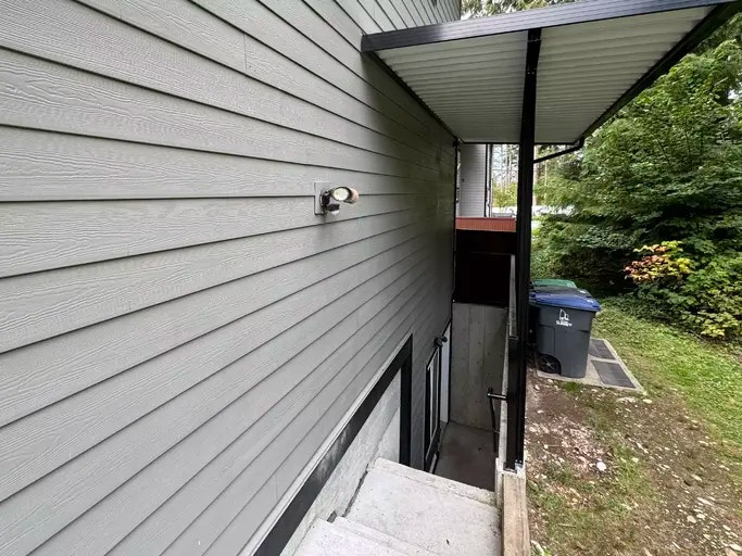 9708 182 Surrey, BC. Canada Street, Surrey, BC, V4N 4J9 - 2