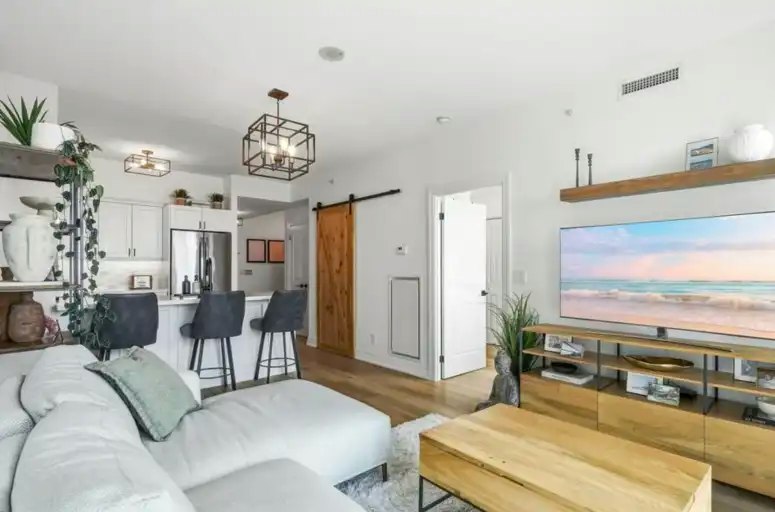 150 Liberty Street East, Toronto, ON, M6K 3R5