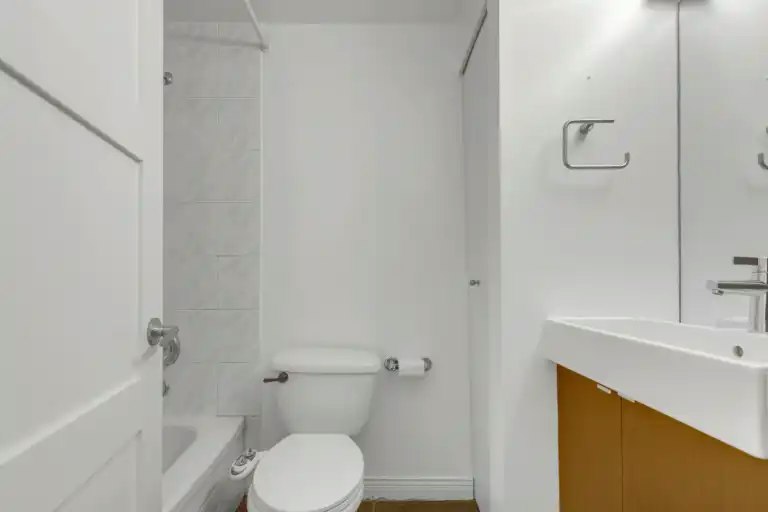 3673 West 11th Avenue, Vancouver, BC, V6R 2K4 - 9