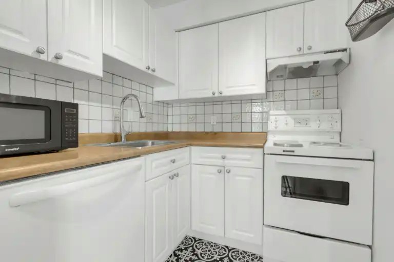 3673 West 11th Avenue, Vancouver, BC, V6R 2K4 - 7