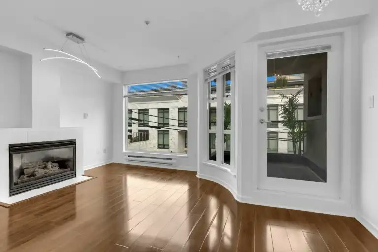 3673 West 11th Avenue, Vancouver, BC, V6R 2K4 - 2