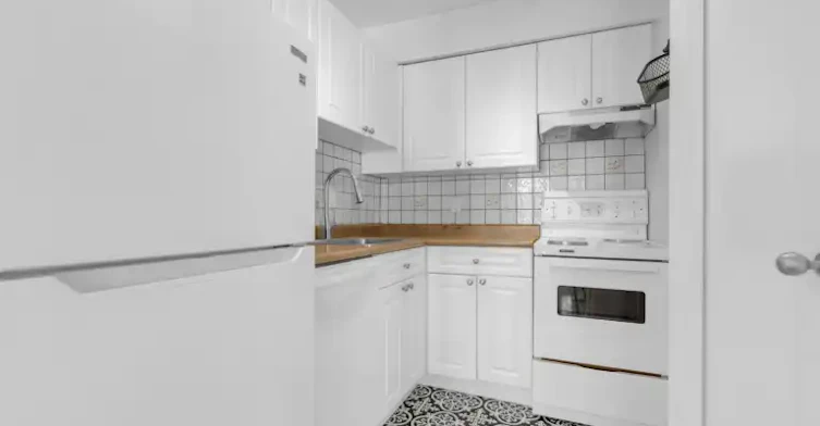 3673 West 11th Avenue, Vancouver, BC, V6R 2K4 - 8