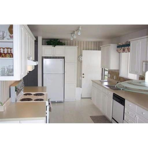 1090 Ewson Street, Surrey, BC, V4B 4V4 - 2