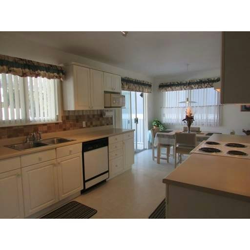 1090 Ewson Street, Surrey, BC, V4B 4V4 - 4