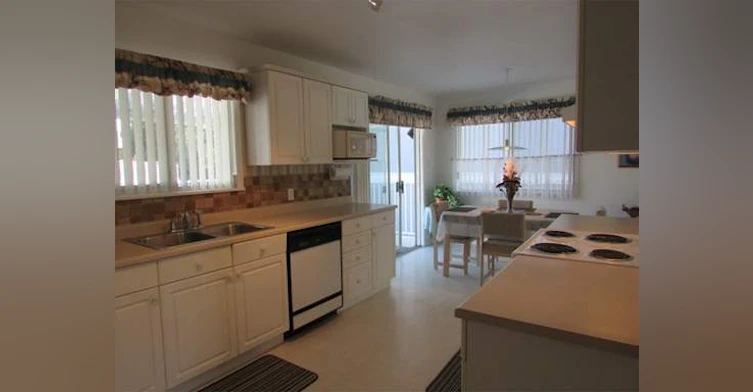 1090 Ewson Street, Surrey, BC, V4B 4V4 - 4