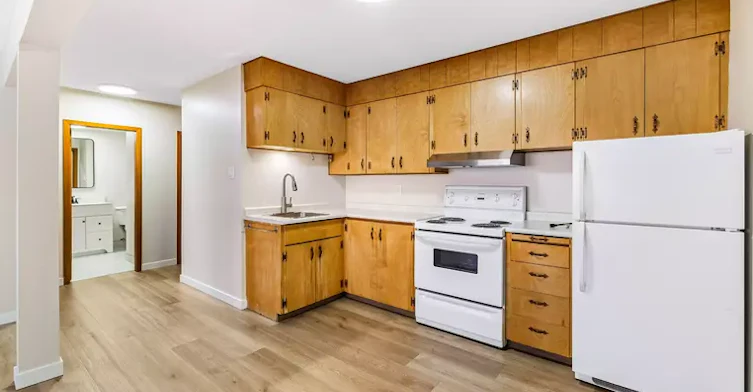 2151 Hamilton Street, Regina, SK, S4P 2E5 - 3