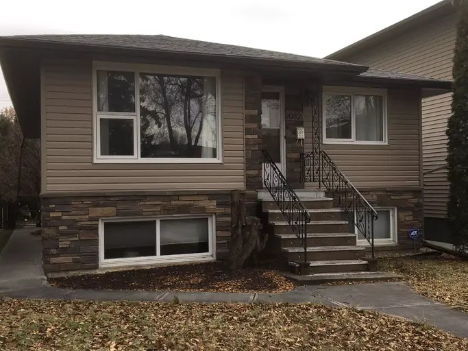 10821 74 Avenue Northwest, Edmonton, AB, T6E 1G8 - 10