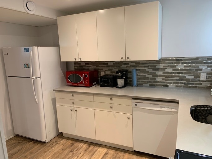 10821 74 Avenue Northwest, Edmonton, AB, T6E 1G8 - 3