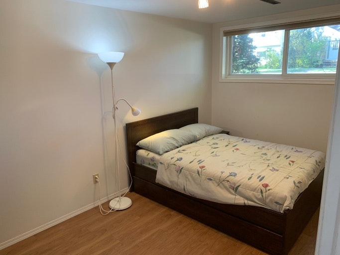 10821 74 Avenue Northwest, Edmonton, AB, T6E 1G8 - 4