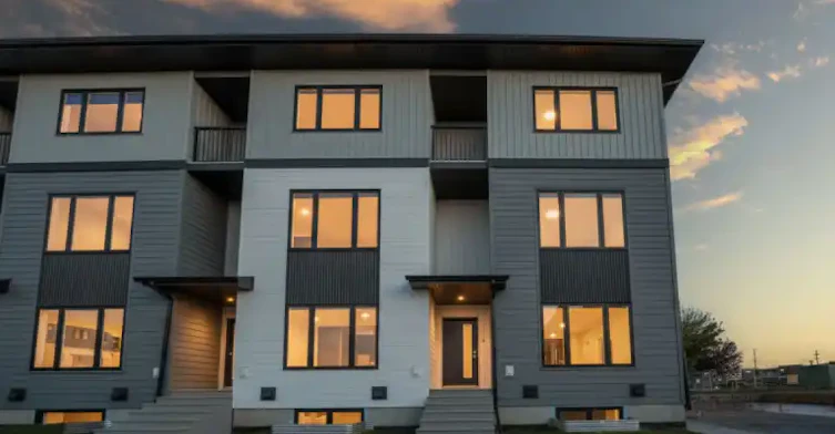 10 Lake Street, Red Deer County, AB - 2