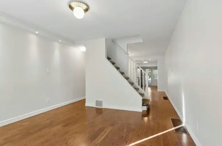 82 Rushbrooke Avenue, Toronto, ON, M4M 3A9 - 5
