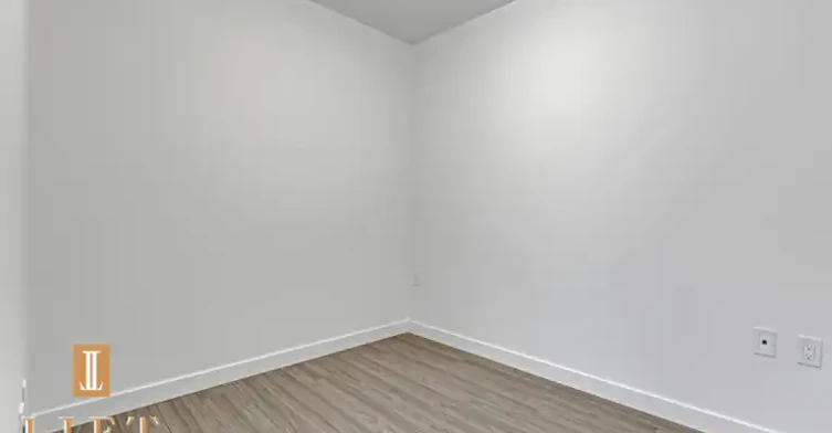 13675 107a Avenue, Surrey, BC, V3T 2H2 - 13